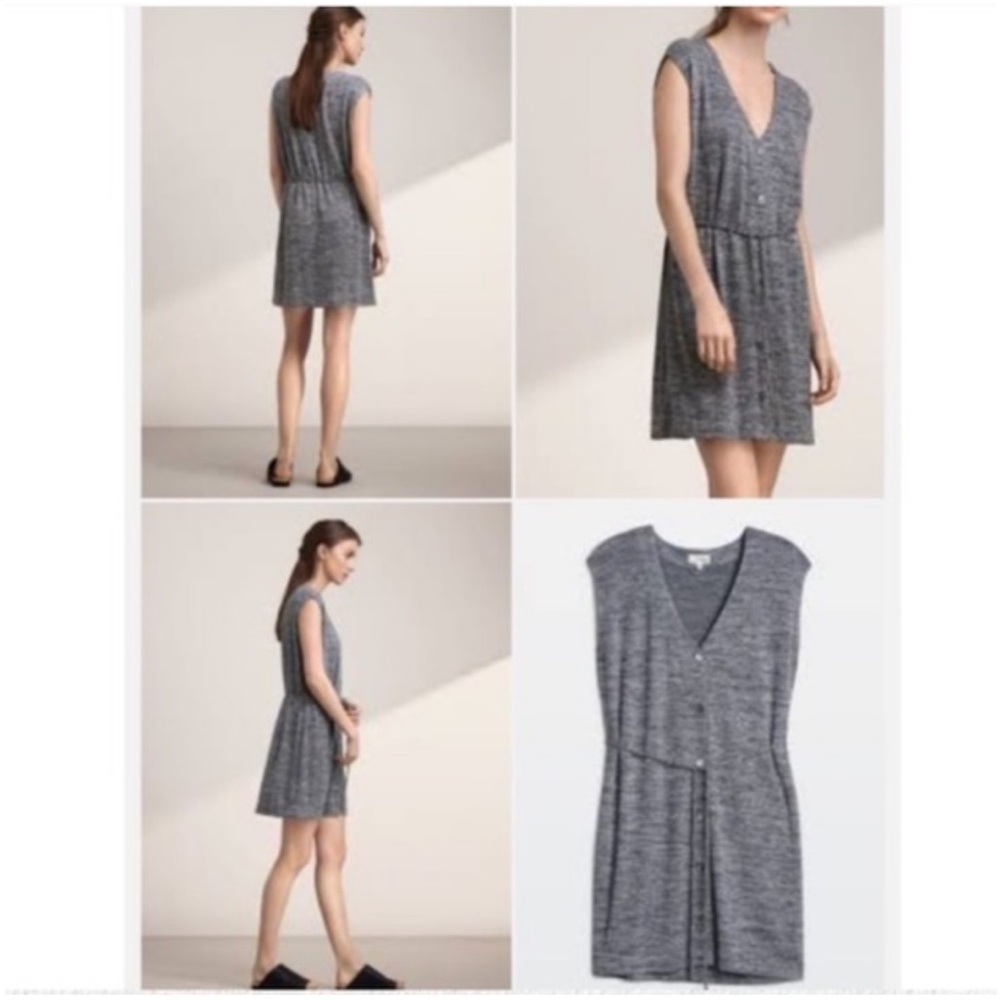 • Wilfred Aritzia • Women’s Free Kamesky Jersey Dress
Button Down Blue Small